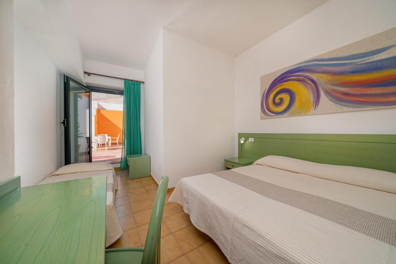 Hotel Marinaro Santa Teresa Gallura Exterior photo